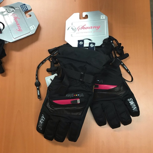 Swany Accessories - NWT Swany Gloves 💝